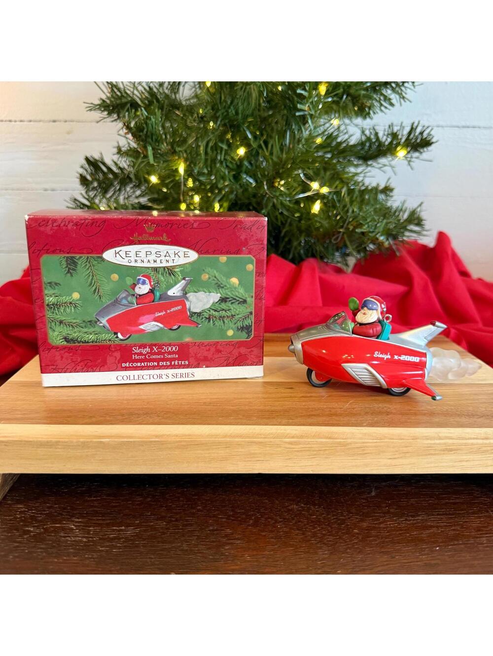 Hallmark Sleigh X-2000 Keepsake Ornament - 2000 - #22 Here Comes Santa Series